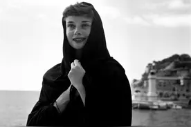 2次离婚2次流产，一生吃尽苦头，纪梵希：她是散落在人间的天使图片