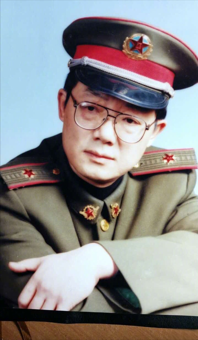 王丽云：演艺之路坎坷，坚决不复婚，将前夫当亲人刚刚好