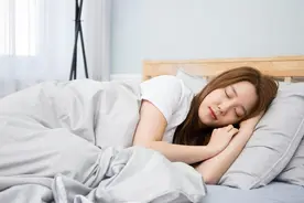 床品，也有四季之分：夏天睡觉要盖什么样的被子？图片