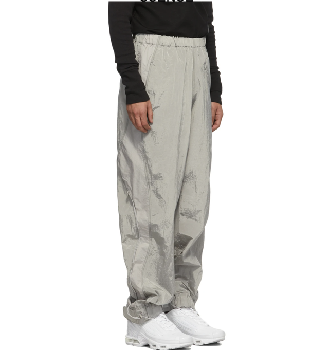 时尚圈的女孩不穿光腿神器穿什么？