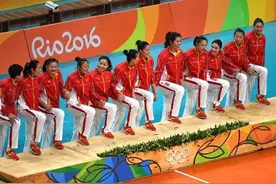女排里约夺冠12人已有6人官宣退役，1人半隐退，5人继续驰骋赛场图片