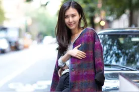 王石一家三口首次亮相！他抱婴儿表情慈爱，田朴珺靠运动恢复身材图片