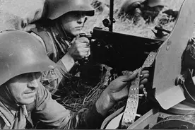 曼施坦因最后一战：20万德军突破百万苏军，元首专门飞去前线骂街图片