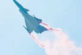 歼10B眼镜蛇机动表演，发动机推力矢量技术已攻克！视频封面