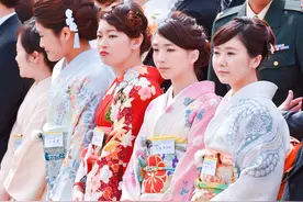 中国女留学生，为获日本永久居住权，甘愿与当地流浪汉结婚图片