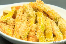 厨师长分享南瓜新吃法，一拌一烤不油炸，香甜软糯，吃着更健康图片