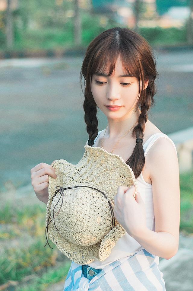 雨纷纷旧故里草木深我听闻你始终一个人是什么（雨纷纷旧故里草木深）