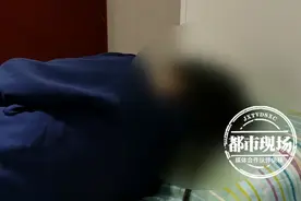 17岁少年脖子突然刺痛 险些瘫痪 因为经常做一个动作图片