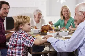 过一次年，60岁阿姨看清真相：别试图把女婿当亲人图片