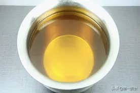 饭店炒菜为啥放明油、明油是啥？看大厨详细解答，难怪炒啥菜都香图片