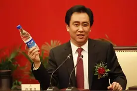 业务暴雷，楼盘停工，总负债高达1.95万亿，但恒大被严重低估图片