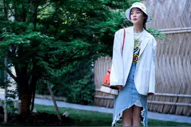 牛仔裤该收起来了！穿好甜酷牛仔裙，精致女孩人手一件图片