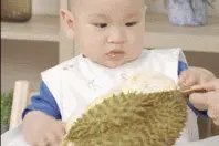 娃第一次吃榴莲哈哈哈哈！这表情我也就循环看了100遍图片