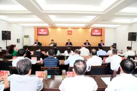 卧龙区六届人大常委会举行第三十八次会议，新任命两名副区长图片