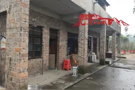 悲痛！娄底市两兄弟被邻居追砍身亡，爸爸当时正在另一逝者家做法事图片