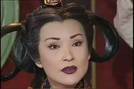她14次演太后，民国贵妇形象同样深入人心，72岁堪称不老女神图片