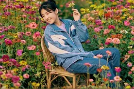 张子枫荡秋千照遭疯传！绳子比手指还要细，80斤以上女生不敢尝试图片