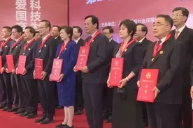 李兰娟、张伯礼等28人，享受省部级表彰奖励获得者待遇图片