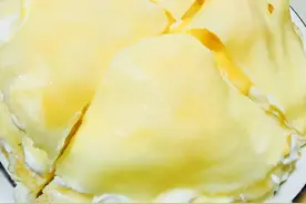 榴芒经典搭配，自制榴莲芒果千层，冰一会更好吃。图片