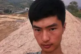 男子幼时被拐希望寻找亲生父母，26年前养父花1万元将其从人贩子手中买来图片