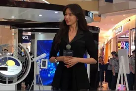 林志玲结婚后形象大变？穿短裤膝盖坑洼不平，终于相信你46岁了图片