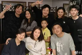 回忆杀！袁咏仪晒《龙门镖局》时隔8年重聚照，郭京飞夫妇也露面图片