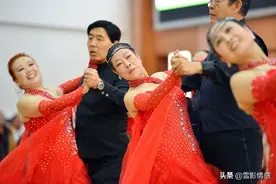 55岁退休女人哭诉：跳恰恰舞的老头，心实在太坏了，我真的怕了图片
