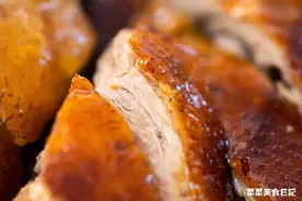 今年最绝的一只鸡，皮脆到自动裂开！难怪迪拜酒店都想偷师图片