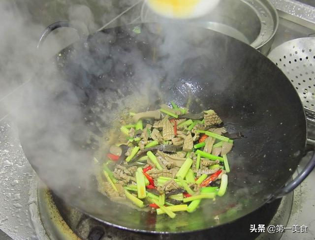 腰花这样炒脆嫩不腥臊，饭店的厨师长都这样做，男人聚会必备菜