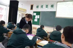 官方公布教师年均工资，年薪超10万，一线老师：月薪3000元是真实图片