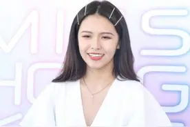 张晓祺否认和周星驰爷孙恋，称只是普通朋友，曾因晒照被对方警告图片