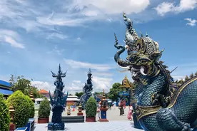 在泰国花100块雇私人导游,白天服务贼周到,以为捡到宝，谁知晚上图片