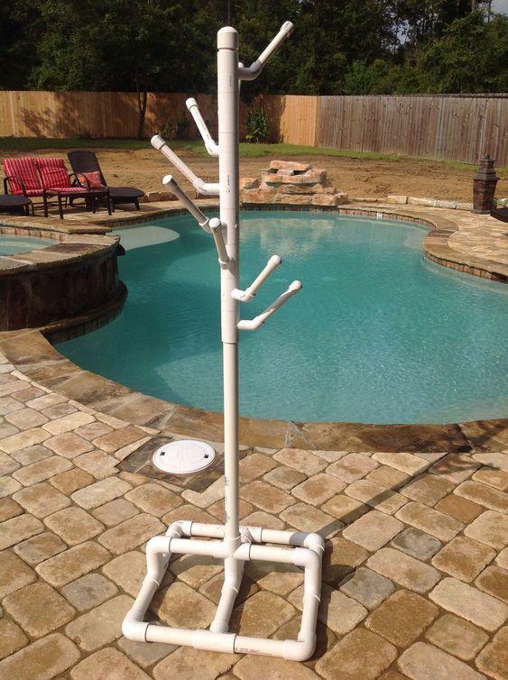 装修剩了几根水管，师傅简单做个悬空壁挂鞋架，给他人工费都不收