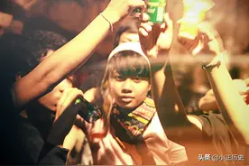 很多人表面在笑，内心却一直在哭，其实这和生活境遇无关图片