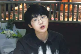 转战快手后人气回暖迅速，如今苦练貂蝉，嗨氏回归一哥指日可待图片