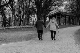 确诊癌症晚期后，76岁夫妻房车流浪中国，奇迹发生了...图片