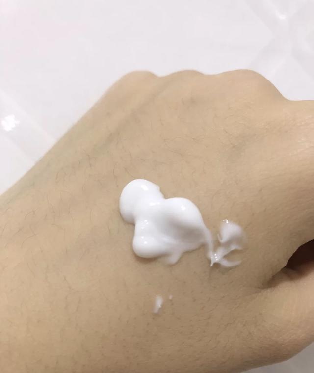 胸前背后长痘痘用什么身体乳