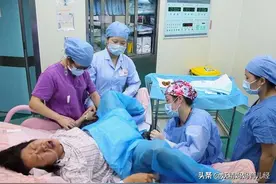 不就生个孩子吗？看完8张3D顺产演示图，老公：隔着屏幕都疼图片