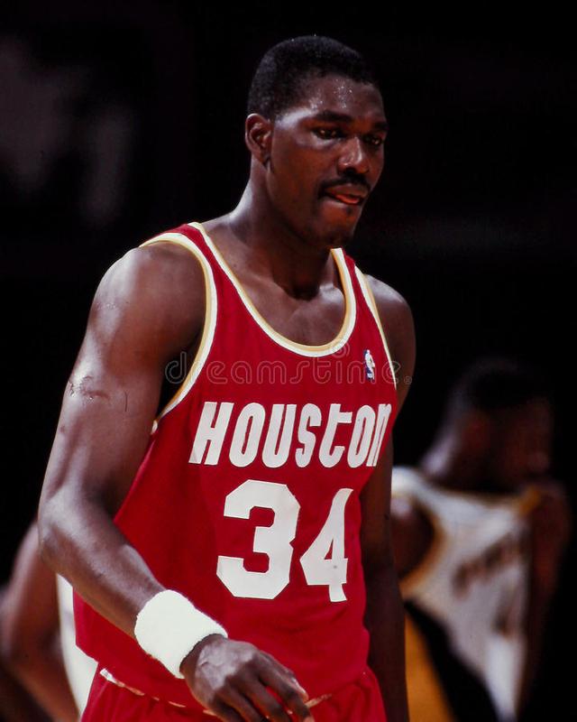 NBA历史15大球星：乔丹居首 詹姆斯第2&库里第13