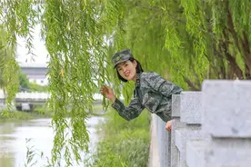 今日C位：颜值与实力并存的军营女神！图片