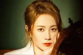 “经常化妆”和“经常素颜”哪个皮肤好？这几个地方变化最明显图片