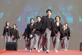 这个初三少年有点帅！写883字原创说唱“燃爆”校园图片