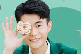 “吃鸡”哪款皮肤最酷？火箭少女烂大街，犄角“金龙鱼”套装火了图片