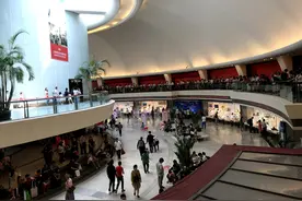 上海东方明珠上塔全过程，上面非常好玩的图片