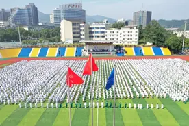 4000多人！湖北医药学院发生的，太震撼了图片