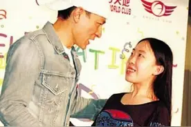 疯狂追星十几年，逼得父亲卖房后跳楼，杨丽娟的荒诞梦想图片