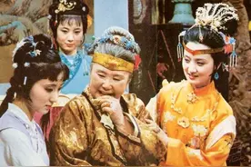 贾母：这位中国最体面的恶婆婆 是怎样毁掉了一个钟鸣鼎食之家的图片