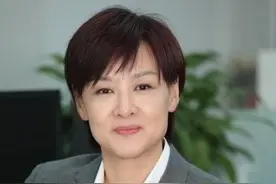 前央视主持李小萌无人识？因大众脸被认成张泉灵，曾遭前男友骗房图片