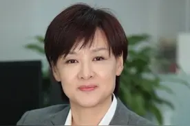 前央视主持李小萌无人识？因大众脸被认成张泉灵，曾遭前男友骗房图片