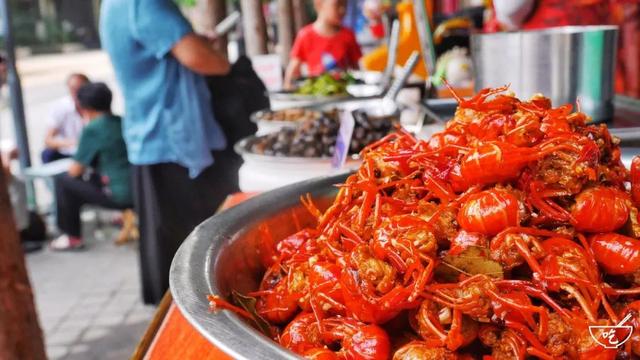 「十堰美食」没环境、没座位、只卖5道菜的店,一火就是18年...